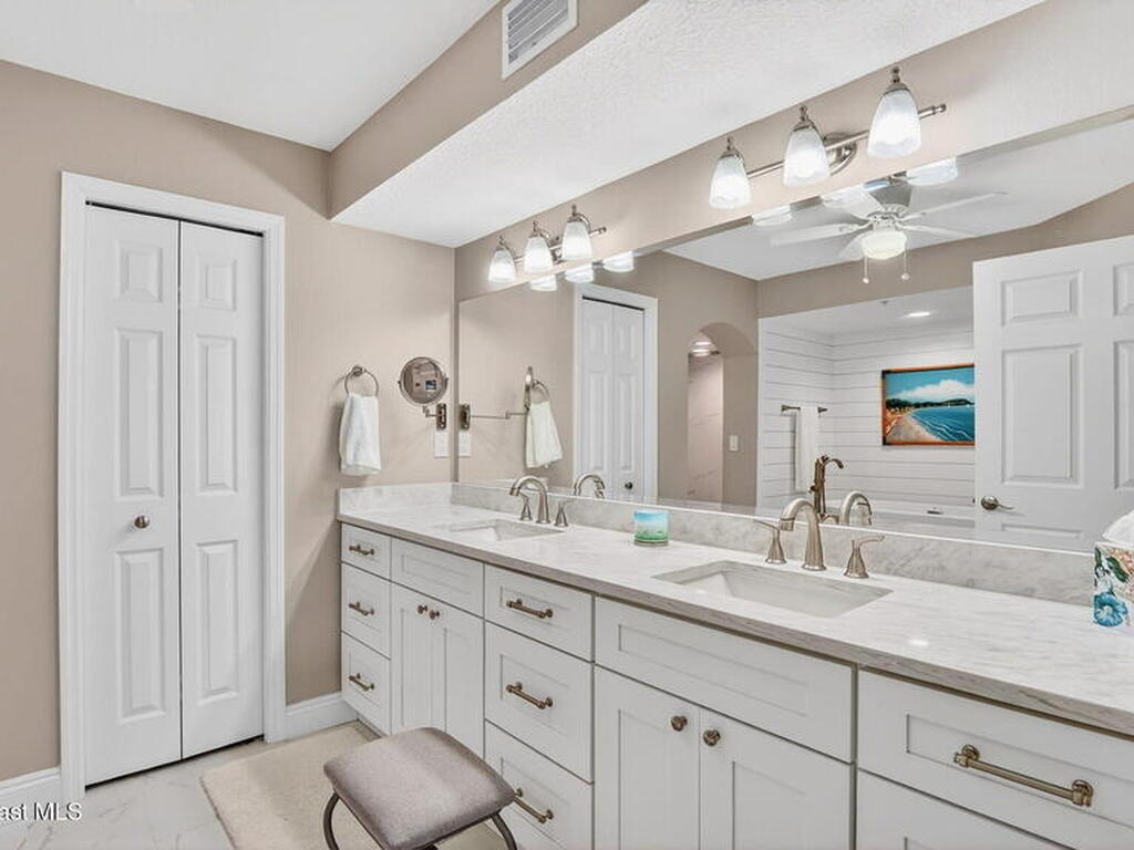 8472 Ridgewood Avenue, Cape Canaveral, FL 32920