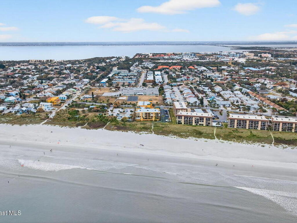 8472 Ridgewood Avenue, Cape Canaveral, FL 32920