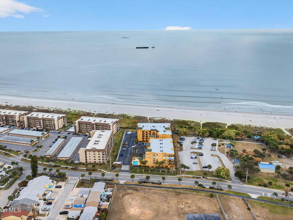 8472 Ridgewood Avenue, Cape Canaveral, FL 32920