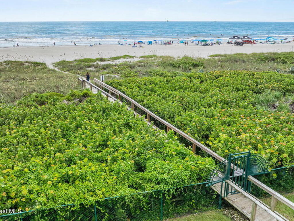 8472 Ridgewood Avenue, Cape Canaveral, FL 32920