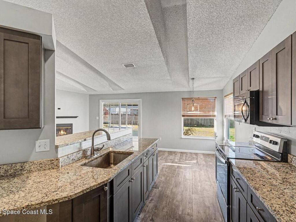 648 Munich Street, Palm Bay, FL 32907