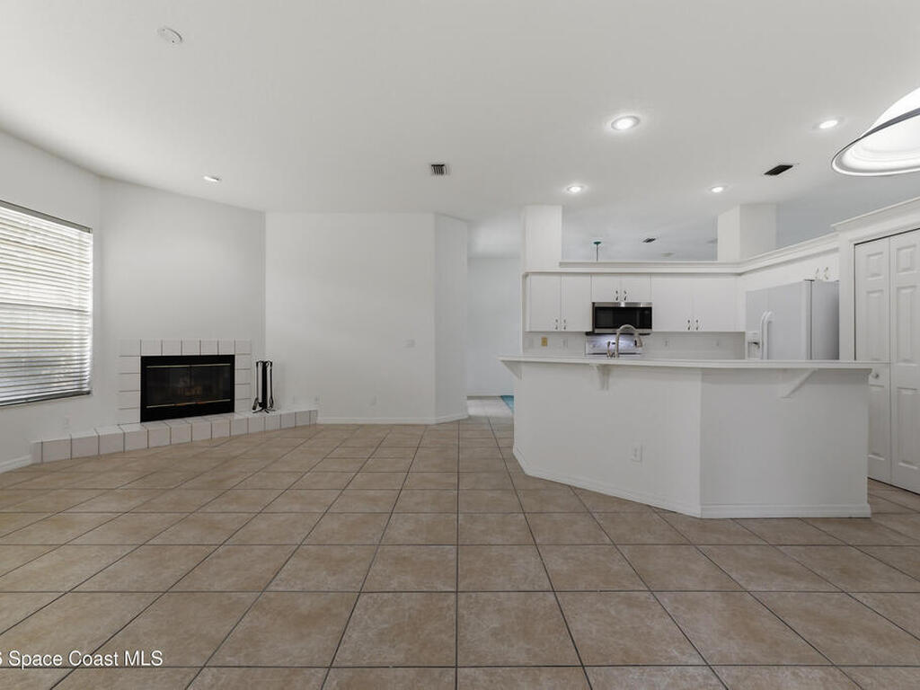 652 Sheridan Woods Drive, Melbourne, FL 32904