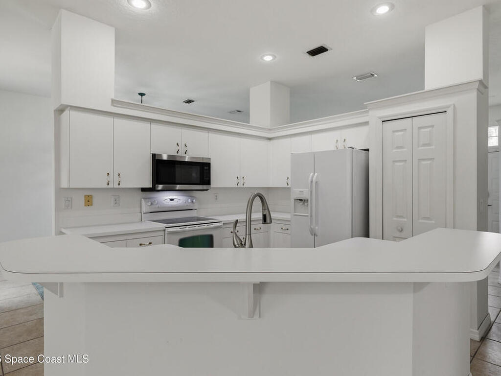 652 Sheridan Woods Drive, Melbourne, FL 32904