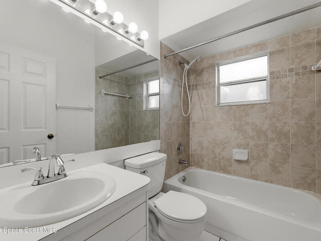 652 Sheridan Woods Drive, Melbourne, FL 32904