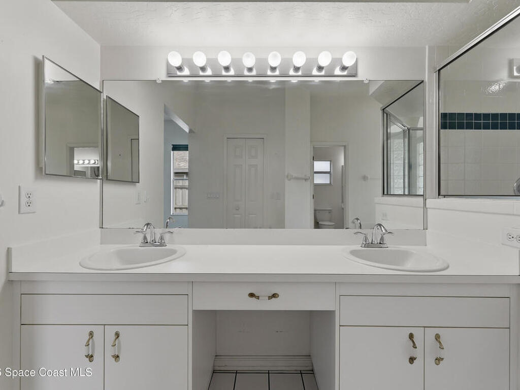 652 Sheridan Woods Drive, Melbourne, FL 32904