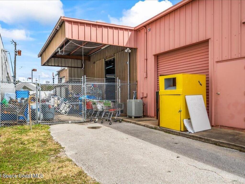 95 S Plumosa Street, Merritt Island, FL 32952