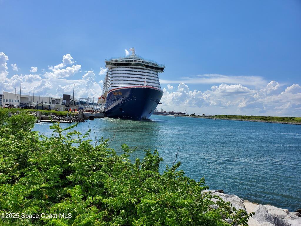 586 N Wickham Road, Melbourne, FL 32935