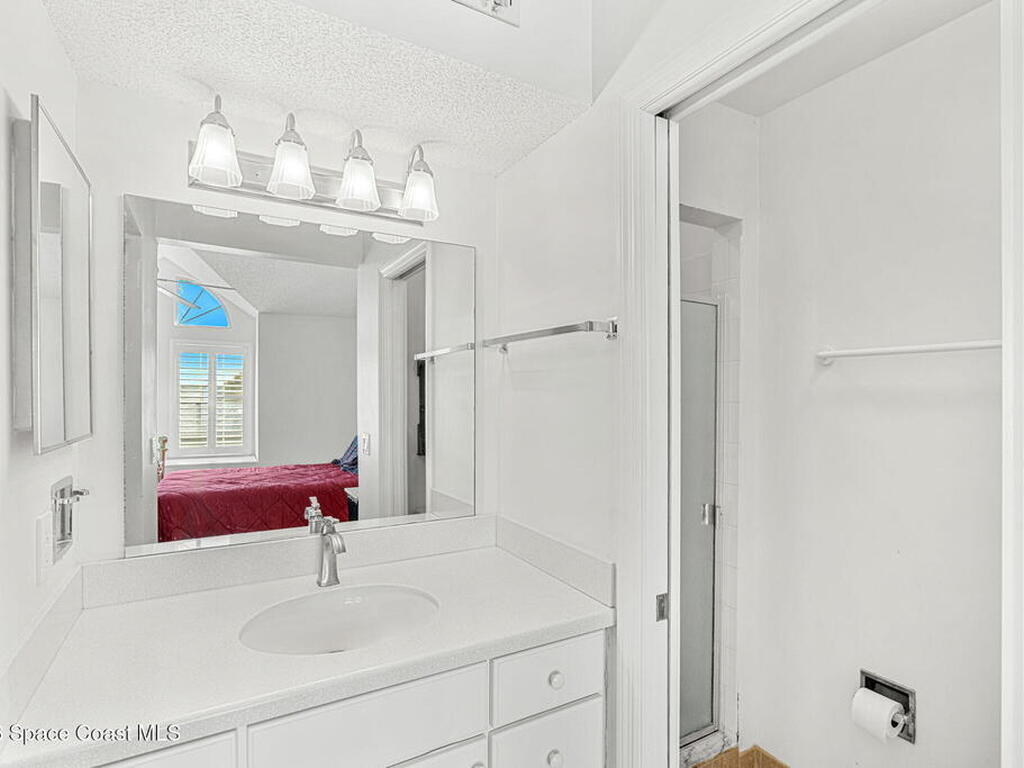 4740 Lake Waterford Way, Melbourne, FL 32901