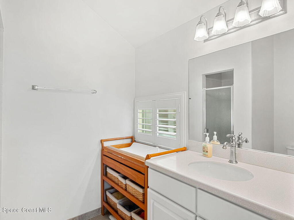 4740 Lake Waterford Way, Melbourne, FL 32901