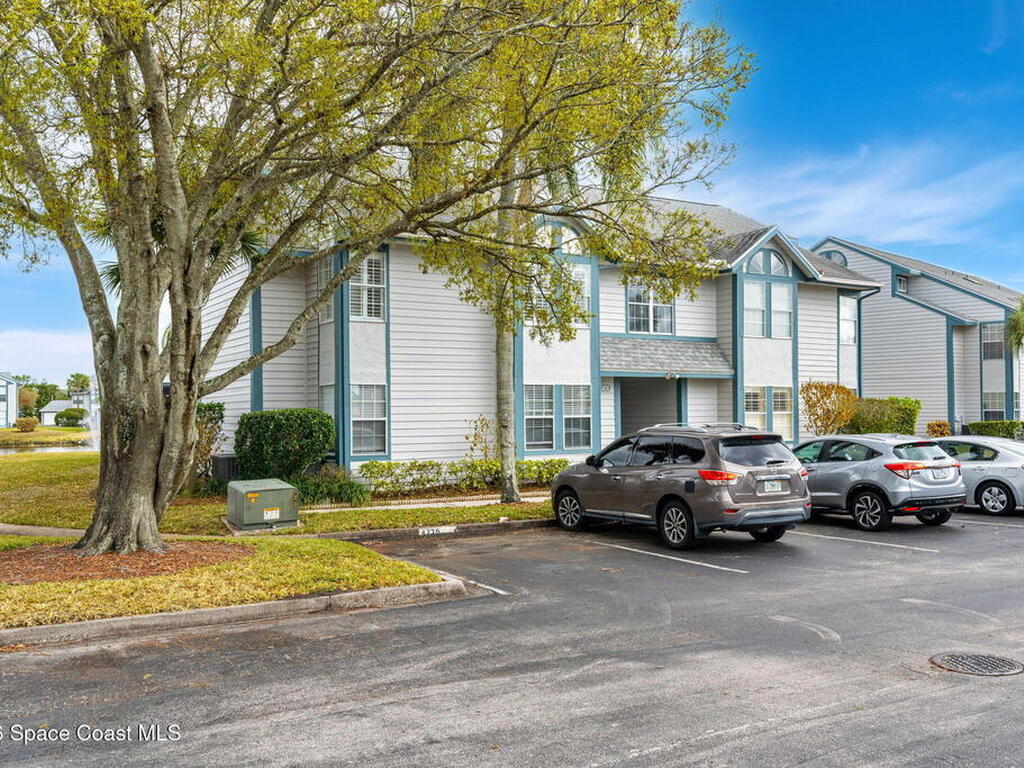 4740 Lake Waterford Way, Melbourne, FL 32901