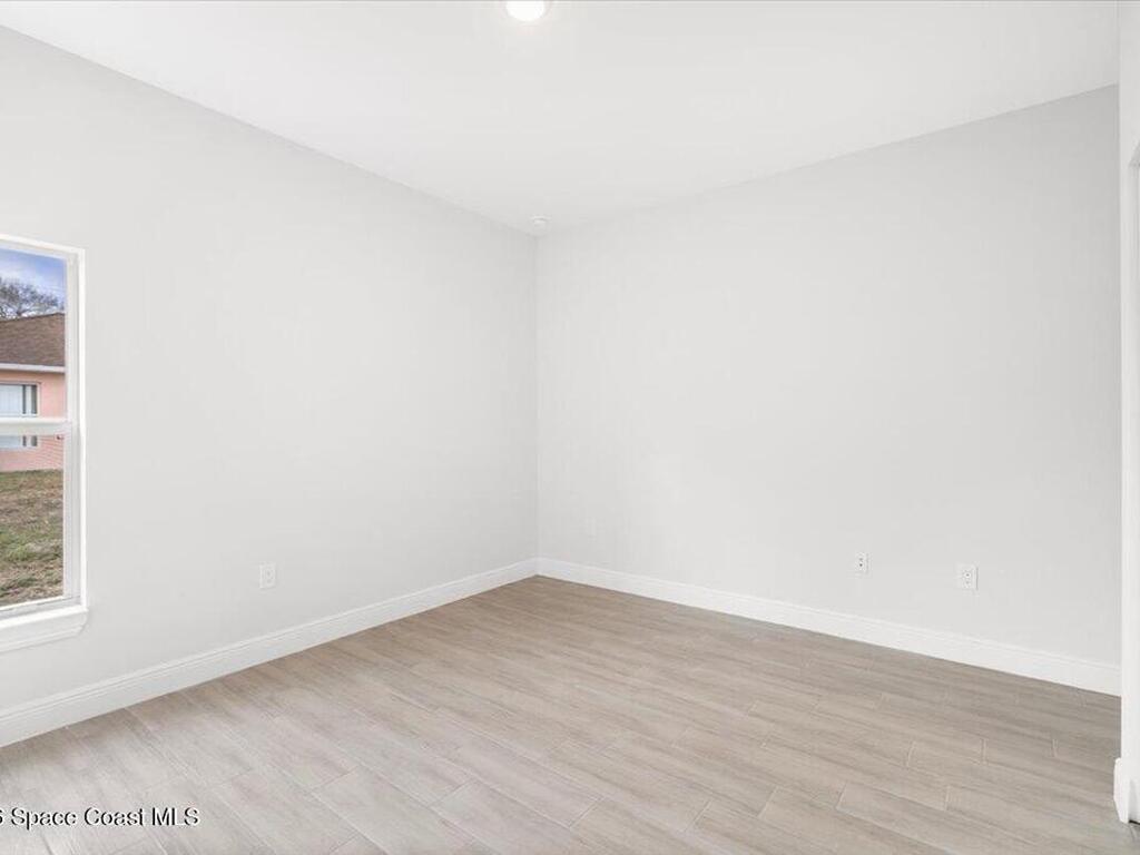 1635 19th Avenue, Vero Beach, FL 32962