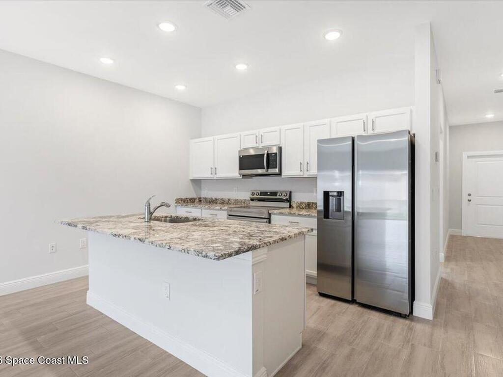 1635 19th Avenue, Vero Beach, FL 32962