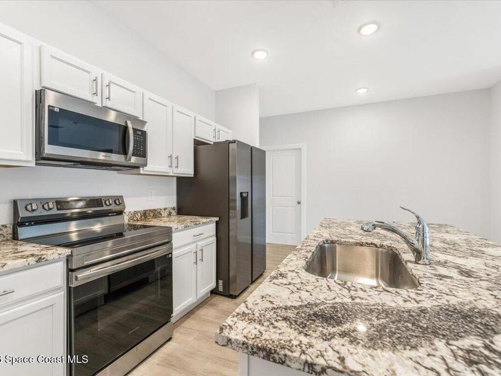 1635 19th Avenue, Vero Beach, FL 32962