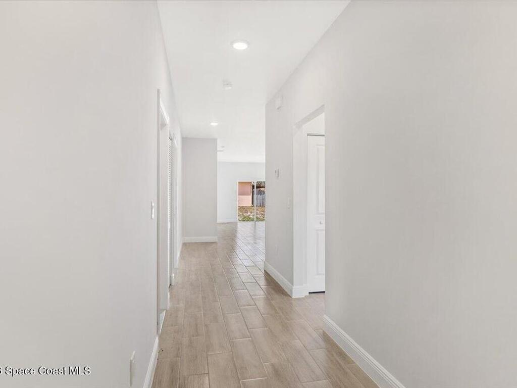 1635 19th Avenue, Vero Beach, FL 32962