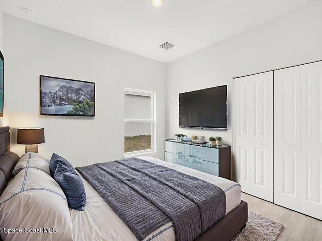 1635 19th Avenue, Vero Beach, FL 32962