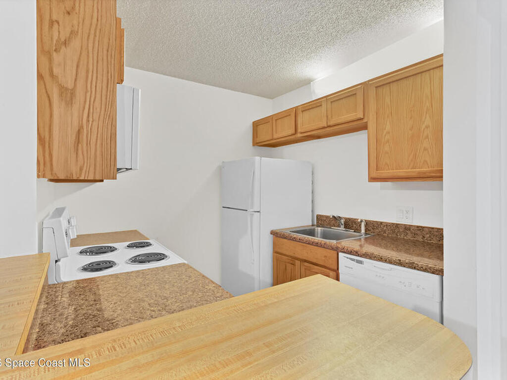 1136 Breezy Way, Sebastian, FL 32958