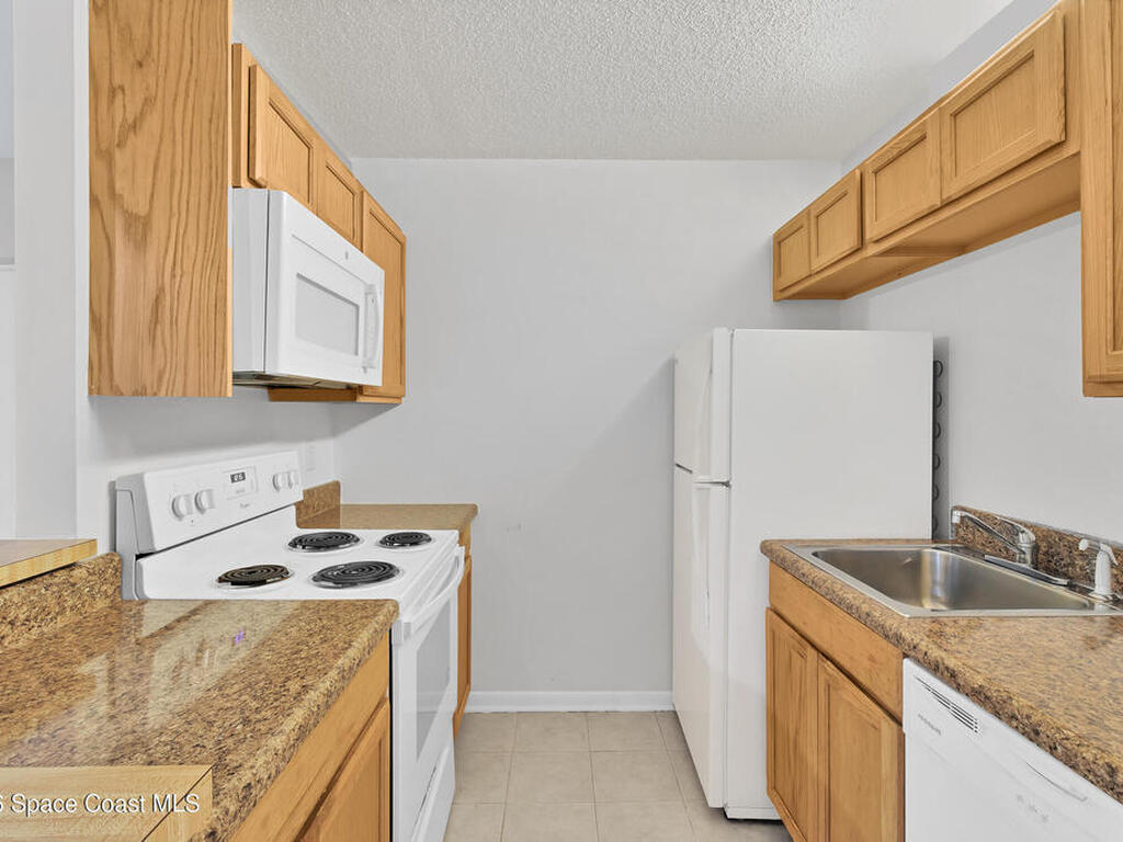 1136 Breezy Way, Sebastian, FL 32958