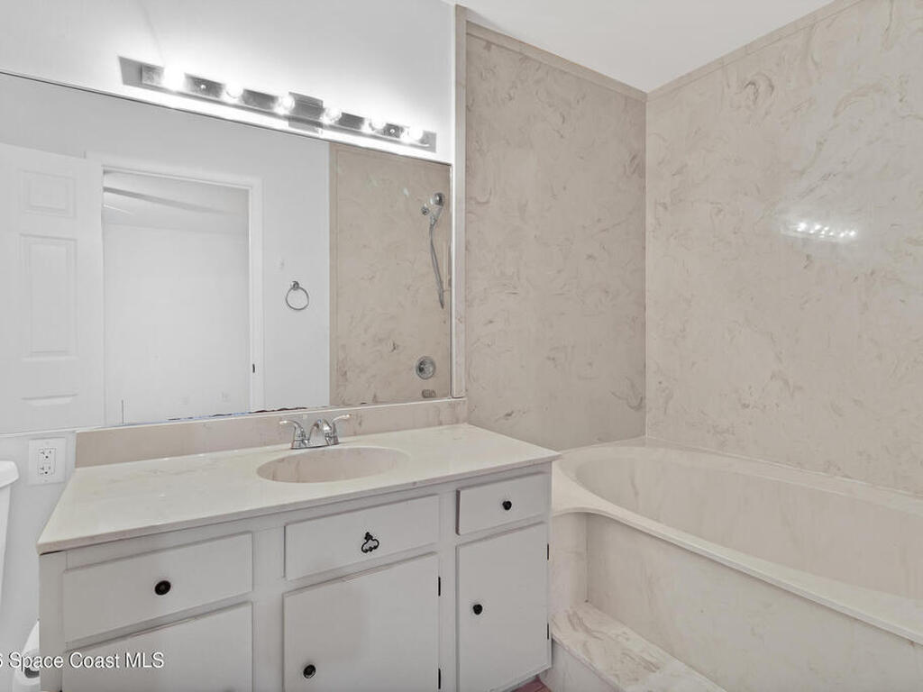 1136 Breezy Way, Sebastian, FL 32958