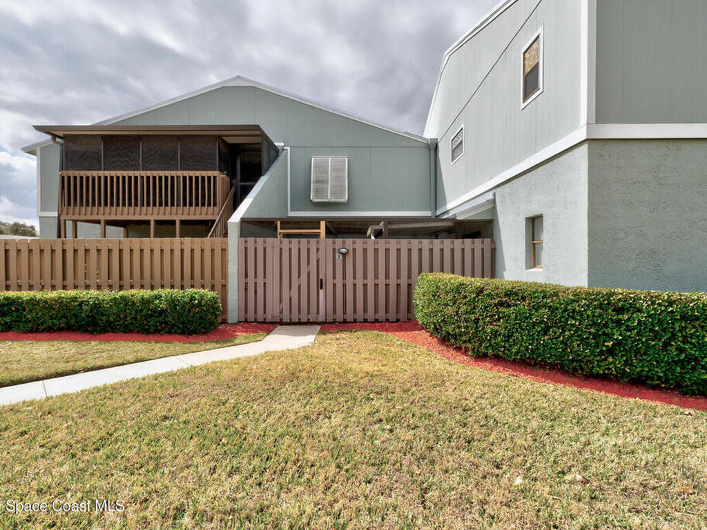 1136 Breezy Way, Sebastian, FL 32958