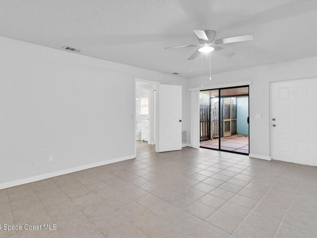 1136 Breezy Way, Sebastian, FL 32958