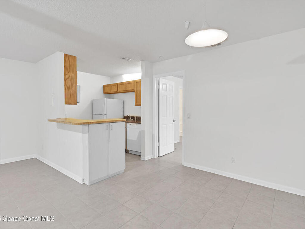 1136 Breezy Way, Sebastian, FL 32958