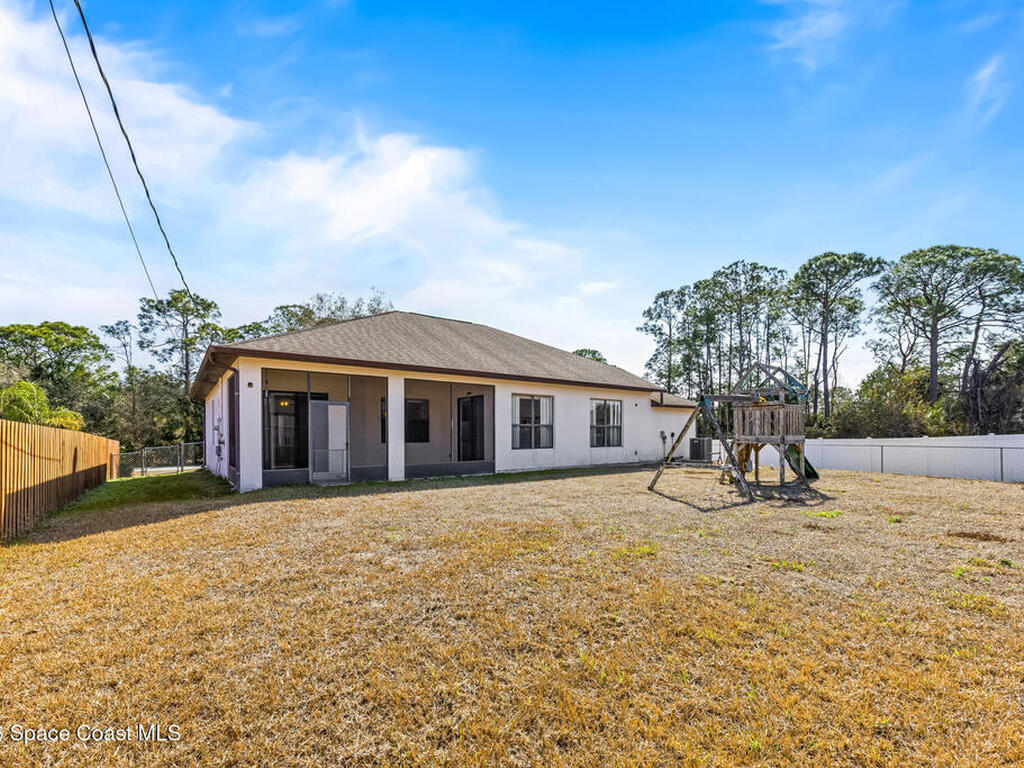 2792 Palisades Drive, Palm Bay, FL 32909