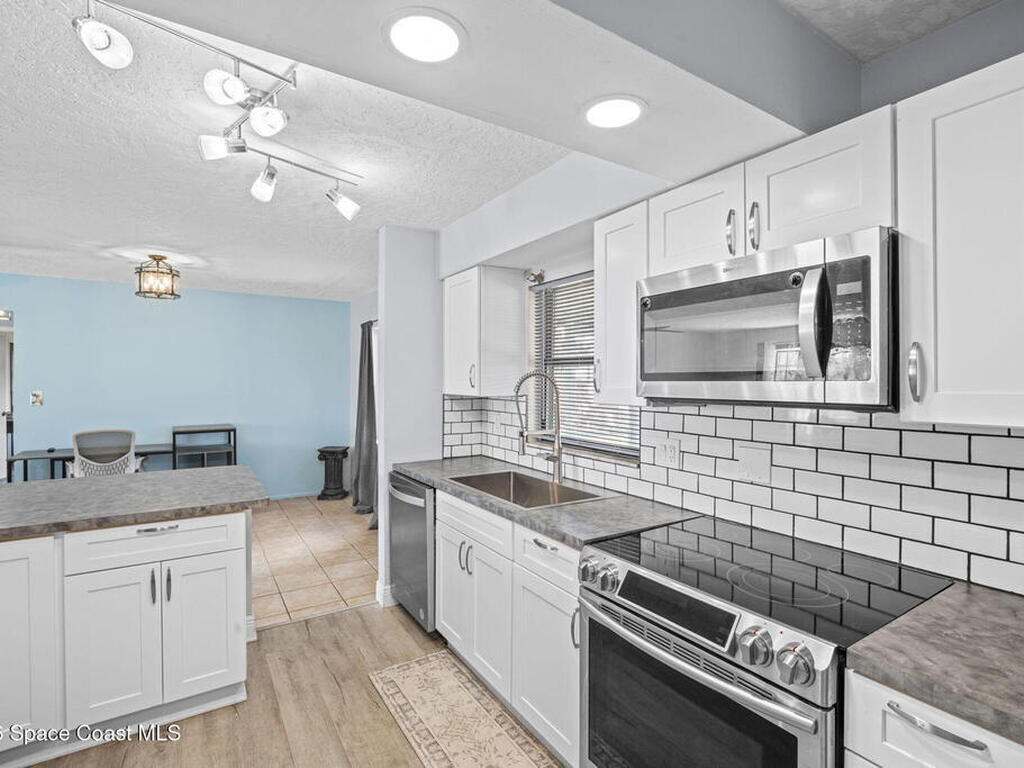 2545 Raintree Lake Circle, Merritt Island, FL 32953