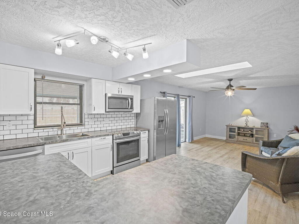 2545 Raintree Lake Circle, Merritt Island, FL 32953