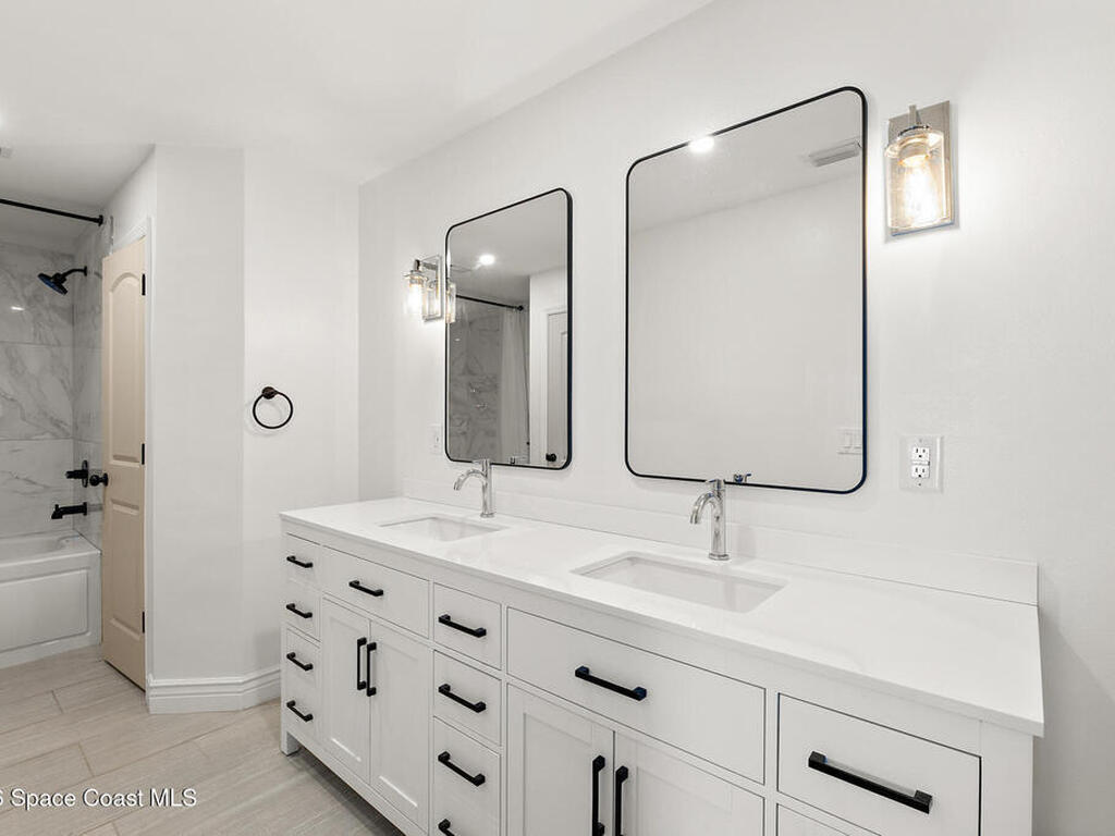 940 Shaw Circle, Suntree, FL 32940