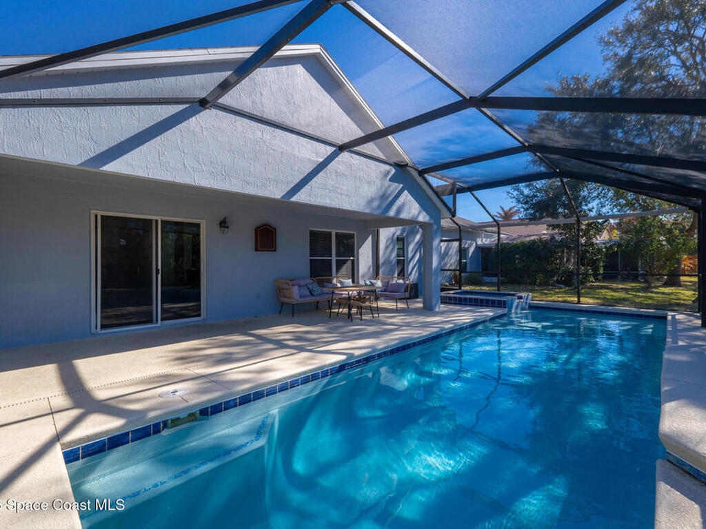 940 Shaw Circle, Suntree, FL 32940