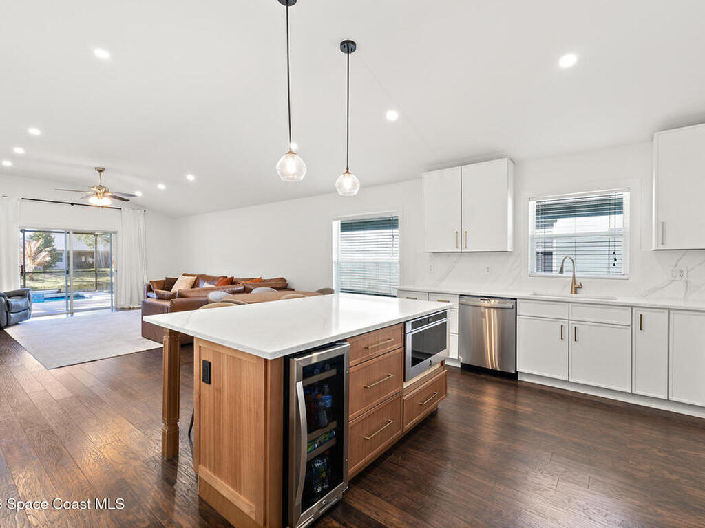 940 Shaw Circle, Suntree, FL 32940