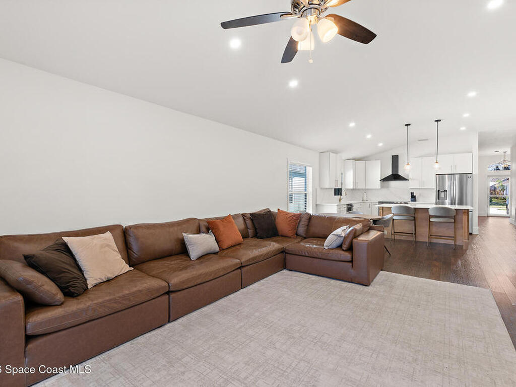 940 Shaw Circle, Suntree, FL 32940