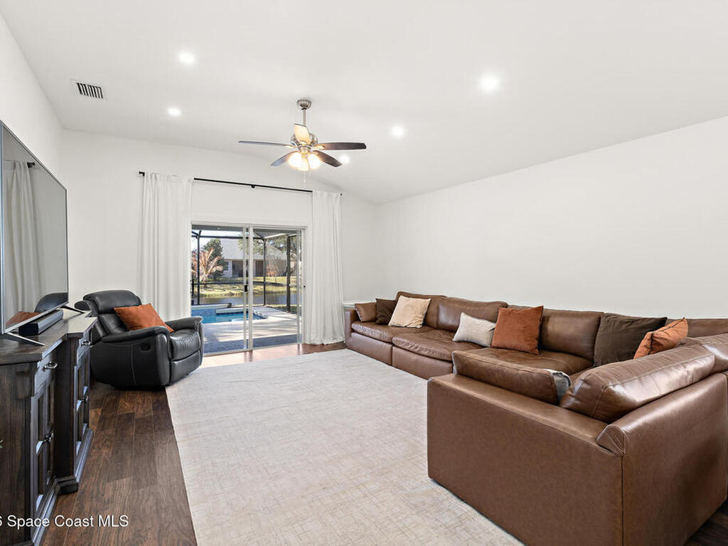 940 Shaw Circle, Suntree, FL 32940