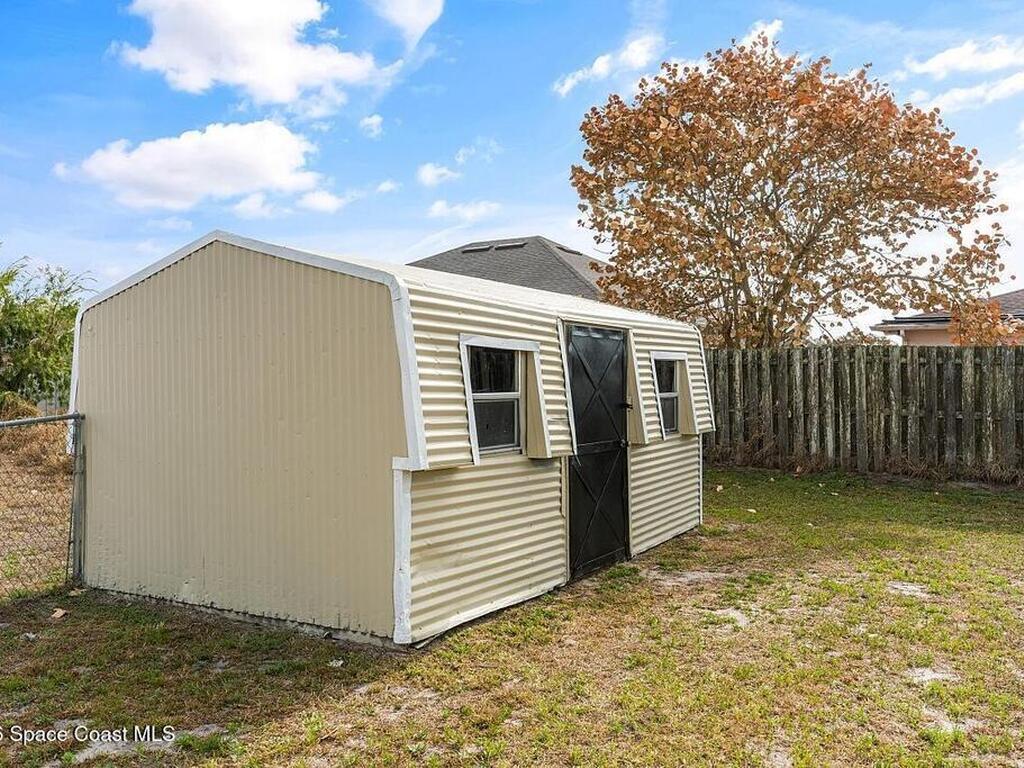 908 Landsdowne Drive, Sebastian, FL 32958