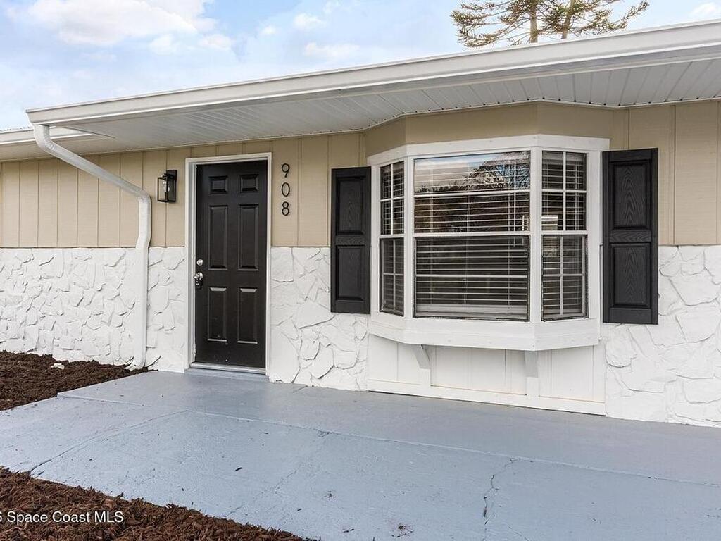 908 Landsdowne Drive, Sebastian, FL 32958