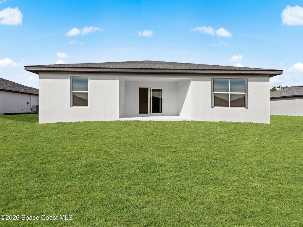 498 Forrest Hills Street, Palm Bay, FL 32908