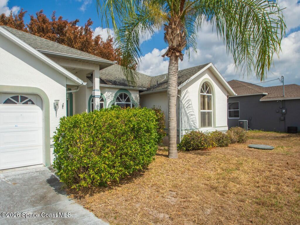 5718 NW North Macedo Boulevard, Port St. Lucie, FL 34983