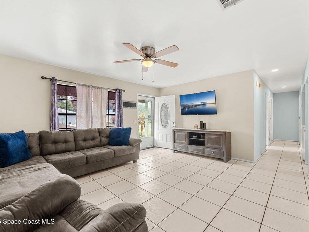 1112 Hooper Avenue, Palm Bay, FL 32905