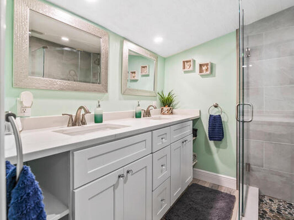 251 Avenida Del Sol, Indialantic, FL 32903