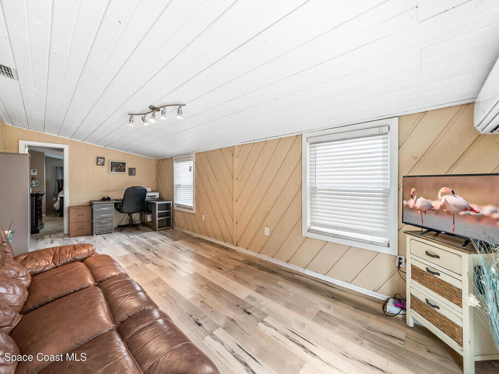 251 Avenida Del Sol, Indialantic, FL 32903