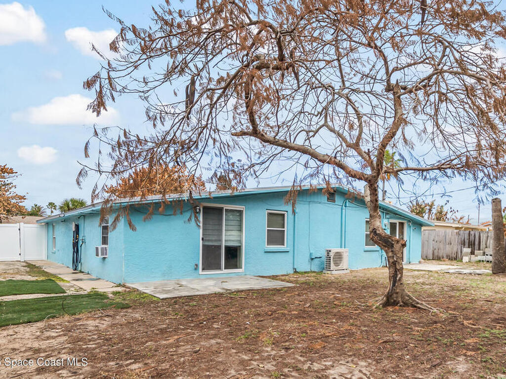 251 Avenida Del Sol, Indialantic, FL 32903