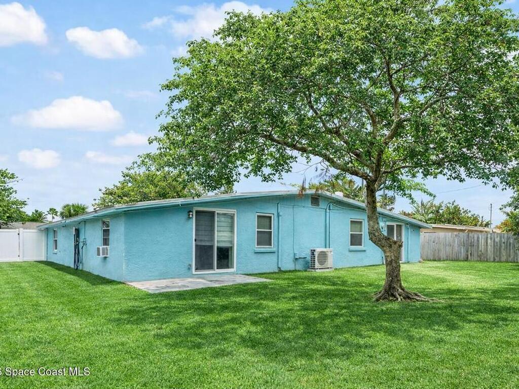 251 Avenida Del Sol, Indialantic, FL 32903