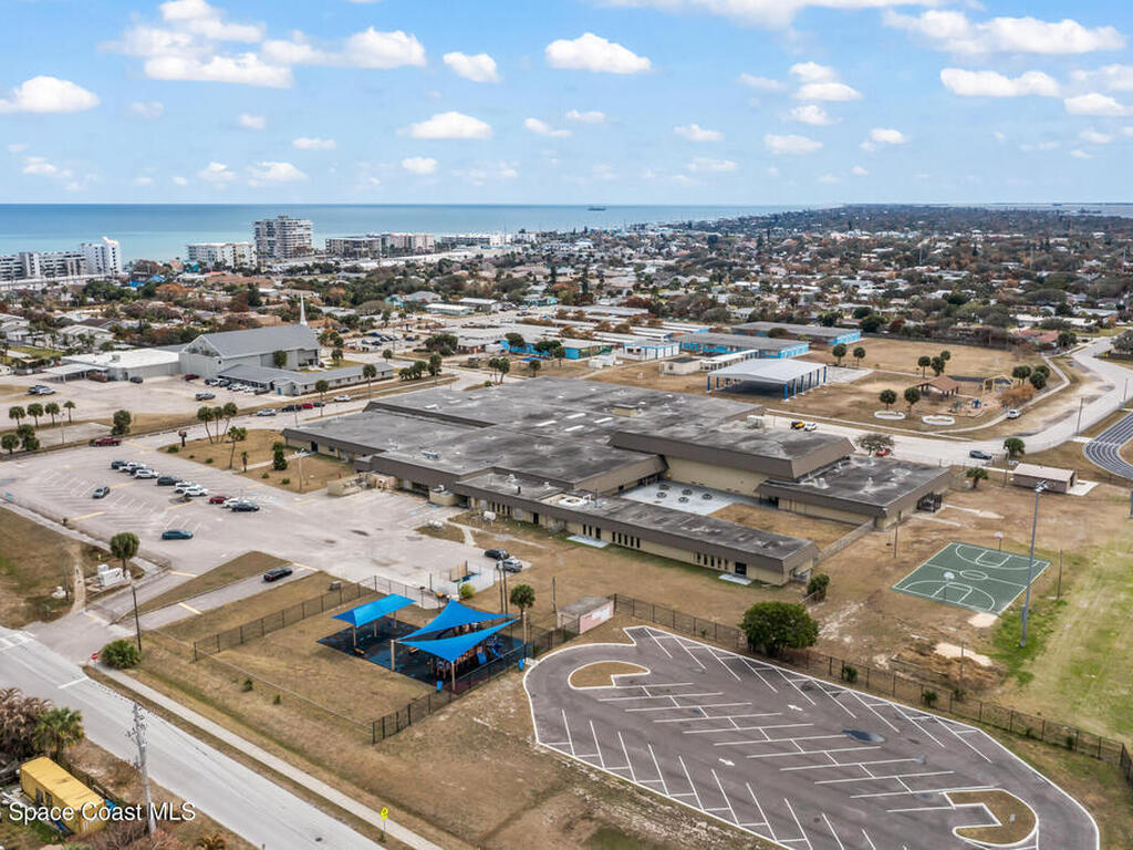 251 Avenida Del Sol, Indialantic, FL 32903