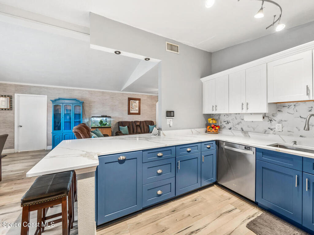 251 Avenida Del Sol, Indialantic, FL 32903