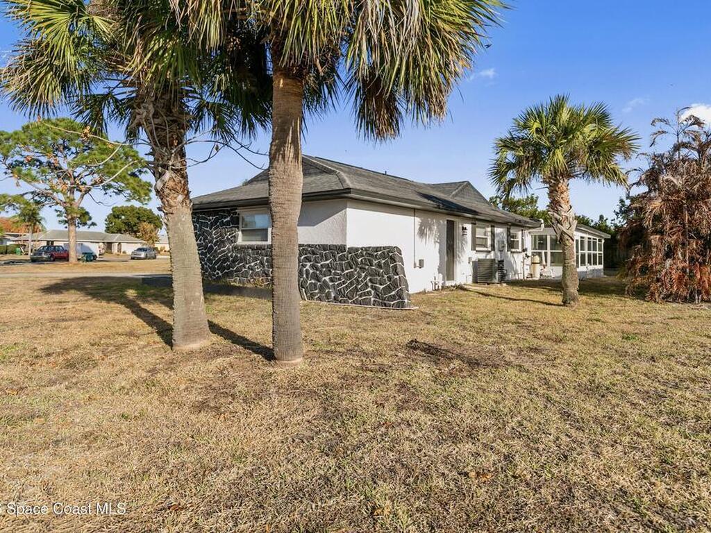 1245 Arlington Circle, Merritt Island, FL 32952