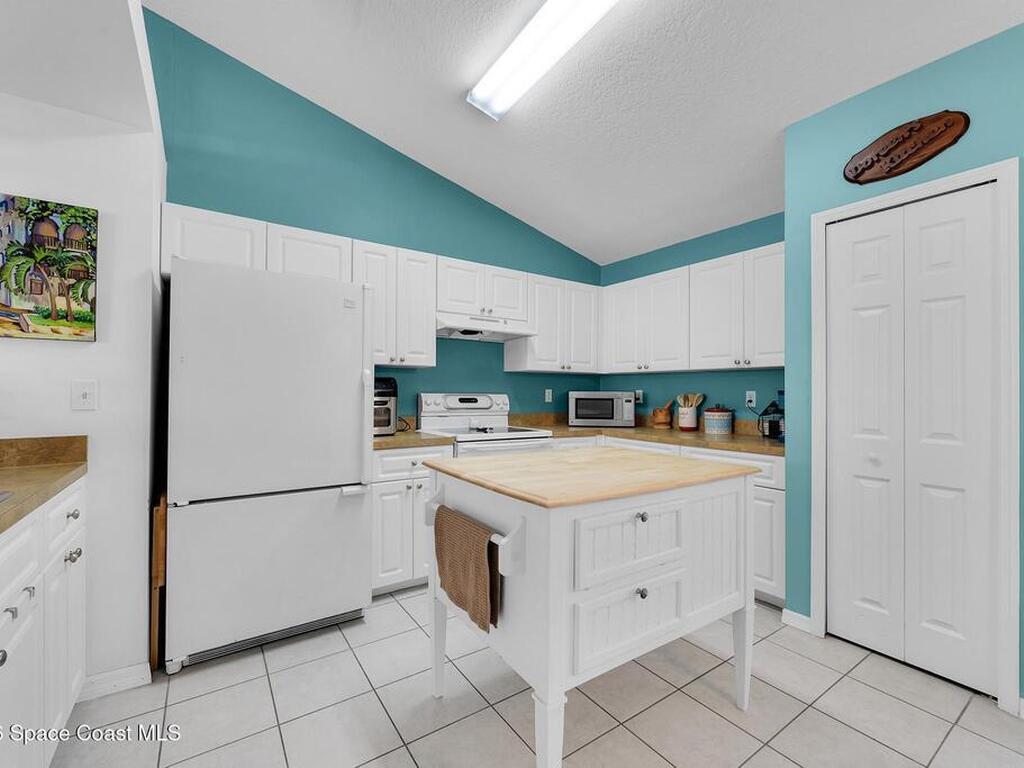 8016 106th Avenue, Vero Beach, FL 32967