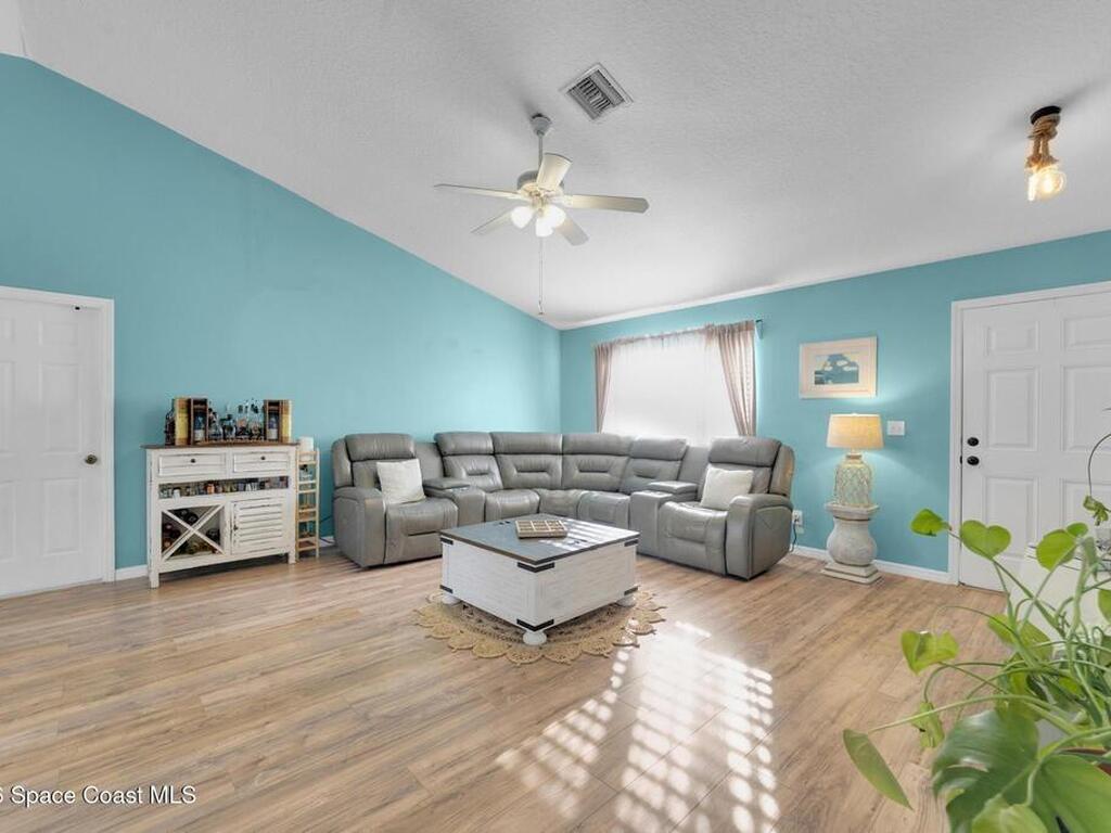 8016 106th Avenue, Vero Beach, FL 32967