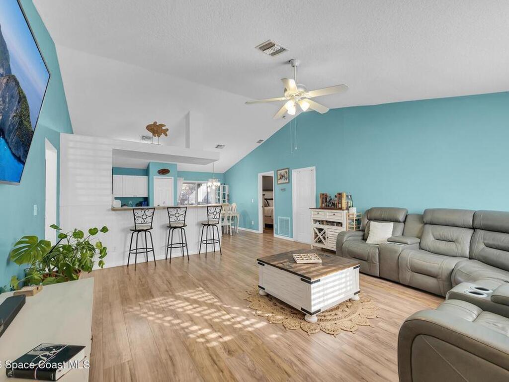 8016 106th Avenue, Vero Beach, FL 32967