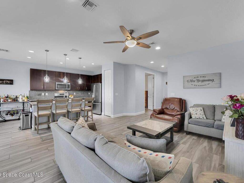 12127 SW Jasper Lake Way, Port St. Lucie, FL 34987