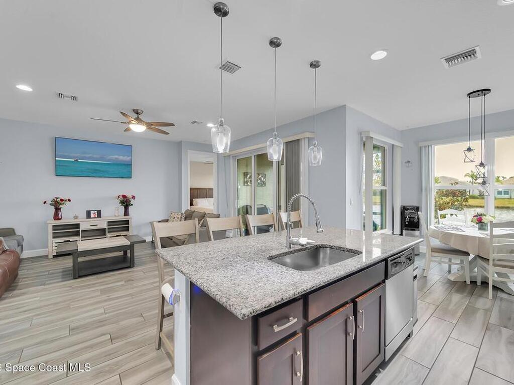 12127 SW Jasper Lake Way, Port St. Lucie, FL 34987